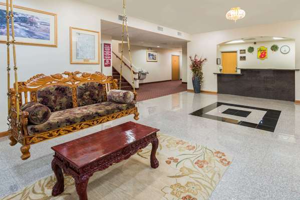  - Super 8 Hotel Schilling Road Salina - I-135, Exit 89