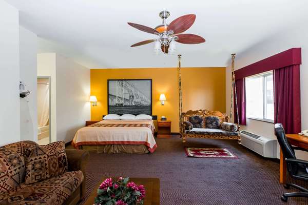 Suite - Super 8 Hotel Schilling Road Salina - I-135, Exit 89