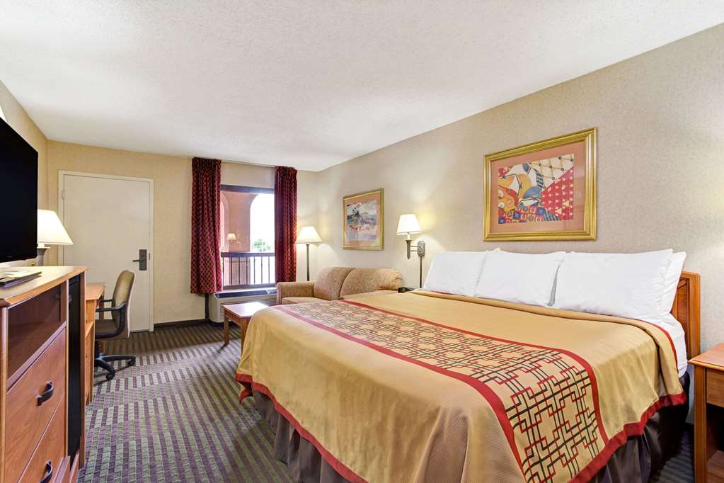 DAYS INN BY WYNDHAM, WILSON-guestroom-Guest Room,Suite,On-Site.jpg
