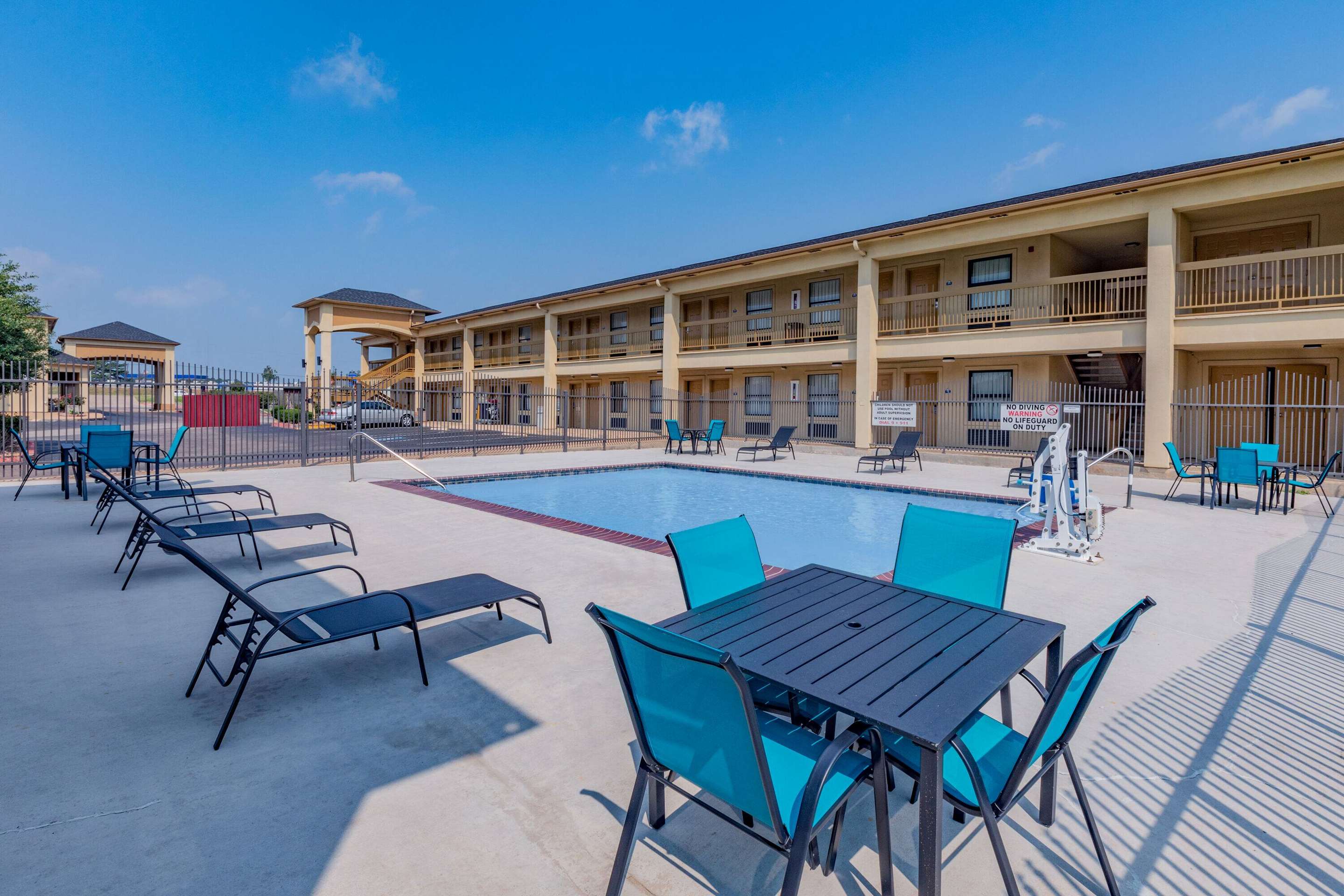 Pool | Days Inn & Suites by Wyndham Huntsville