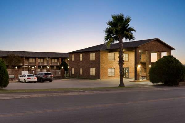 Exterior view - Super 8 Motel Universal City - I-35, Exit 172