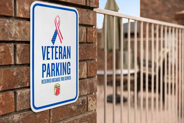 Exterior view - Super 8 Motel Universal City - I-35, Exit 172