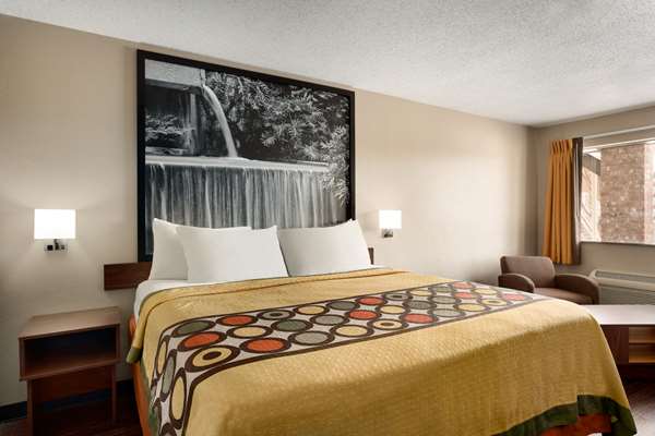  - Super 8 Motel Universal City - I-35, Exit 172
