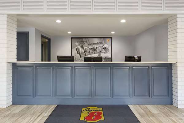  - Super 8 Motel Universal City - I-35, Exit 172