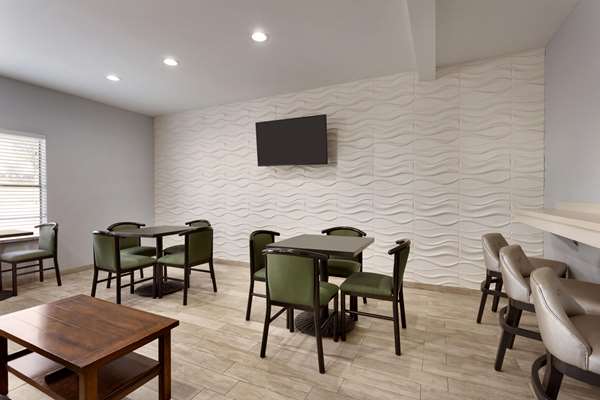  - Super 8 Motel Universal City - I-35, Exit 172