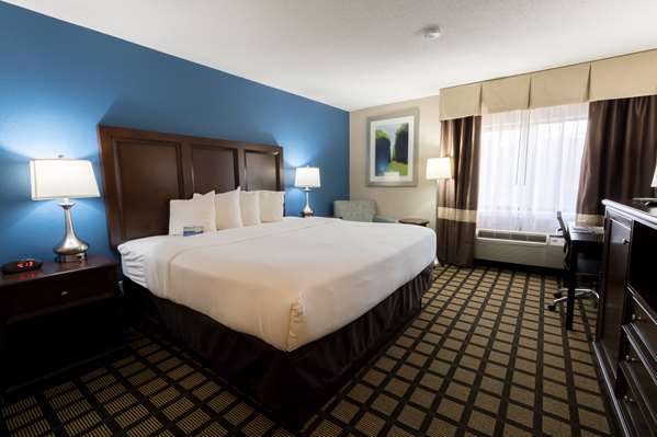  - Baymont Inn & Suites Detroit Airport Romulus