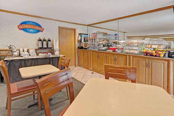  - Baymont Inn & Suites Detroit Airport Romulus