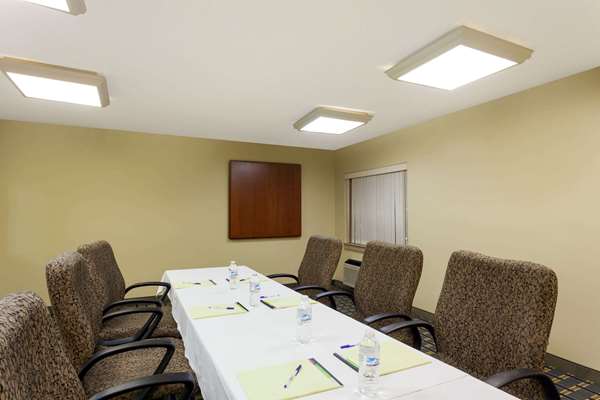  - Baymont Inn & Suites East Memphis - I-40, Exit 12