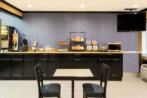  - Baymont Inn & Suites East Memphis - I-40, Exit 12