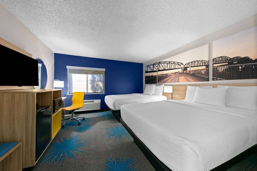 DAYS INN BY WYNDHAM FORT SMITH-guestroom-Guest Room,On-Site.jpg