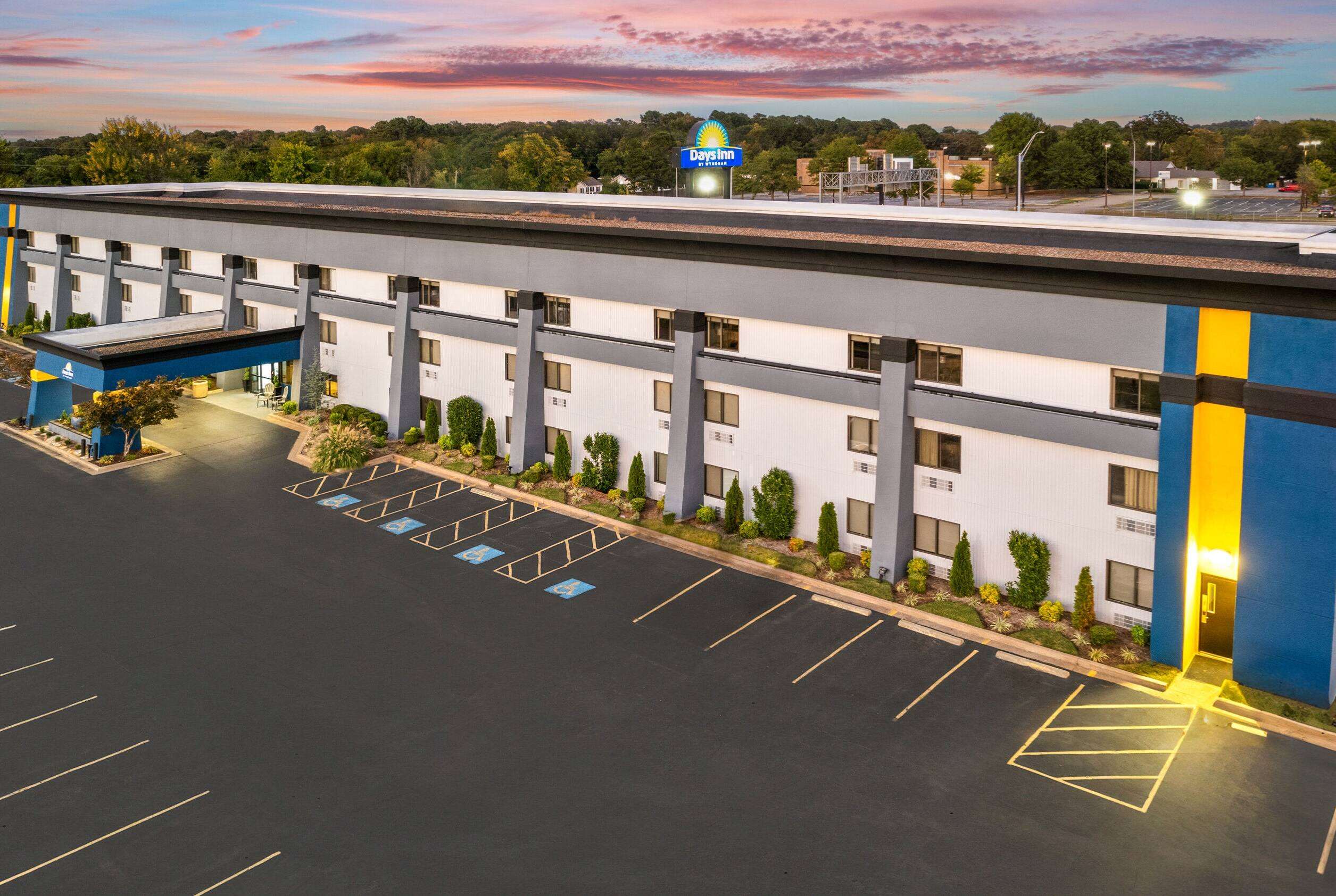 Exterior | Days Inn by Wyndham Fort Smith