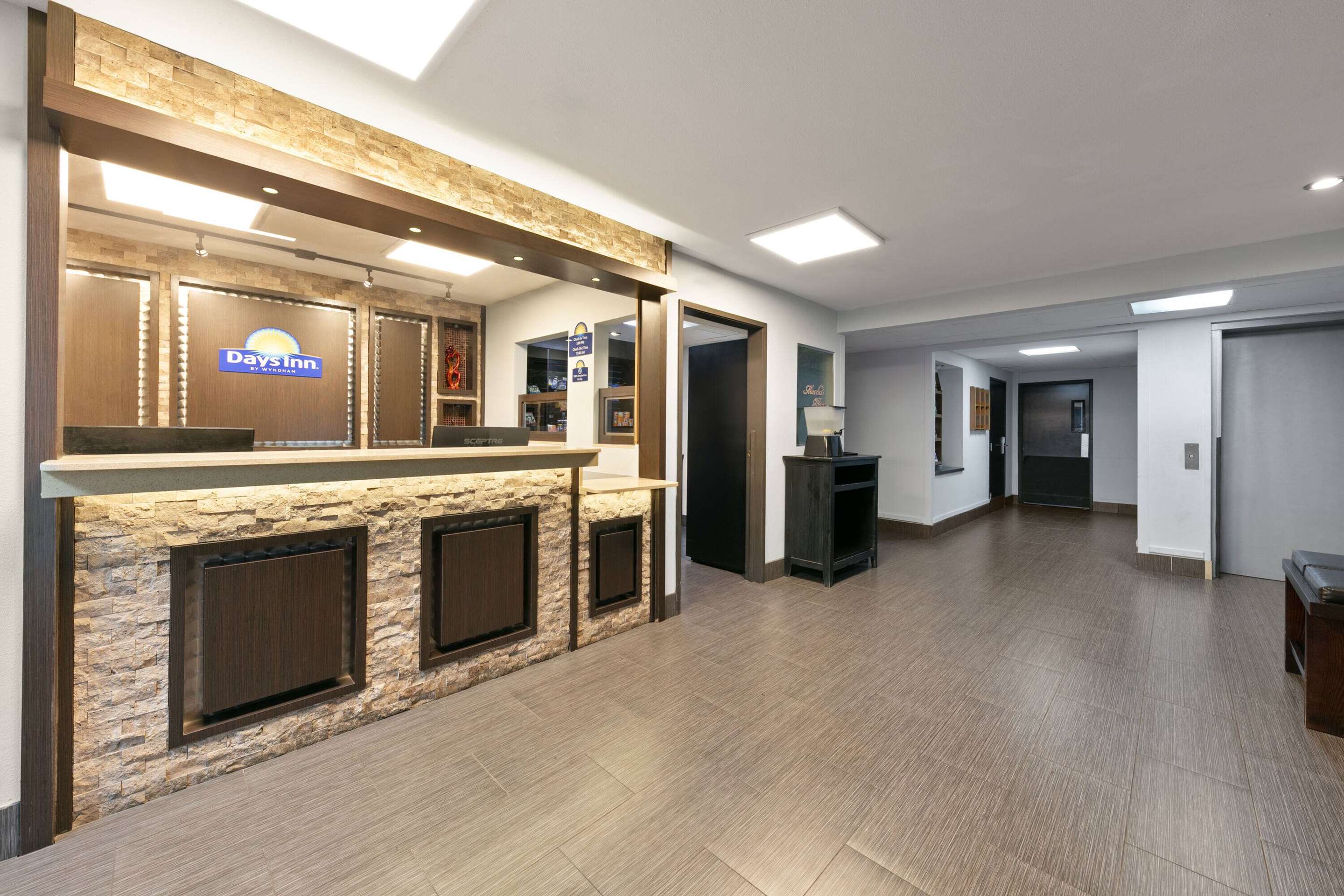 Reception | Days Inn by Wyndham Fort Smith