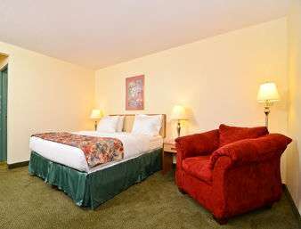  - Baymont Inn & Suites Decatur - I-72, Exit 141