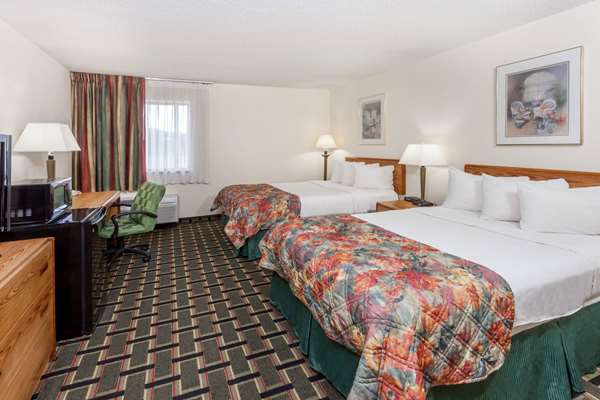  - Baymont Inn & Suites Decatur - I-72, Exit 141