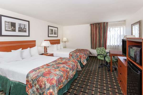  - Baymont Inn & Suites Decatur - I-72, Exit 141
