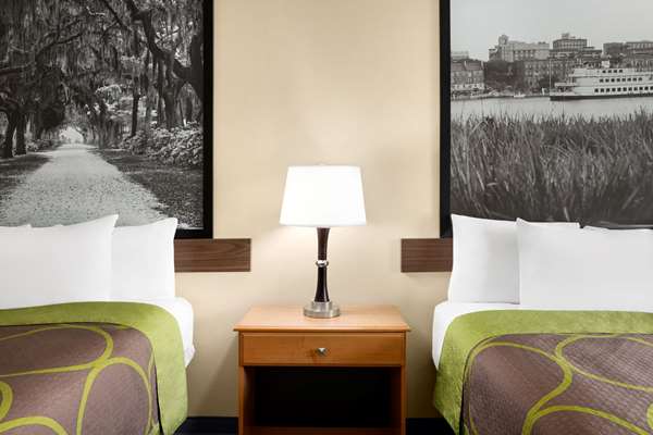  - Super 8 Hotel Savannah - I-95, Exit 94