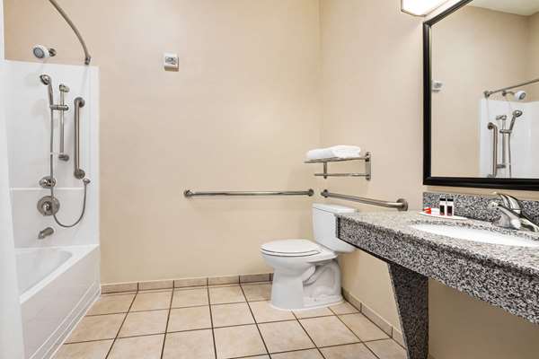  - Super 8 Hotel Savannah - I-95, Exit 94
