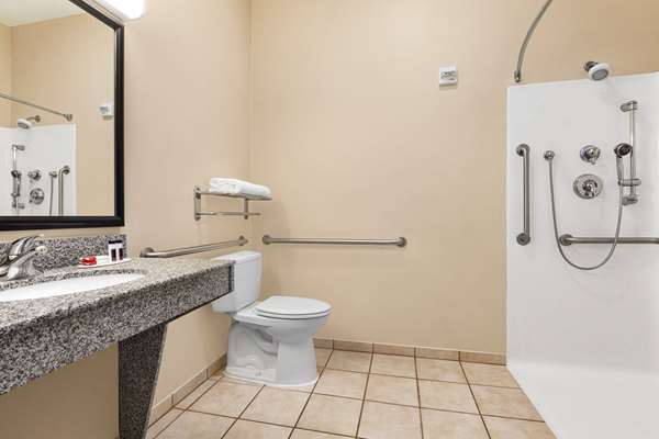  - Super 8 Hotel Savannah - I-95, Exit 94