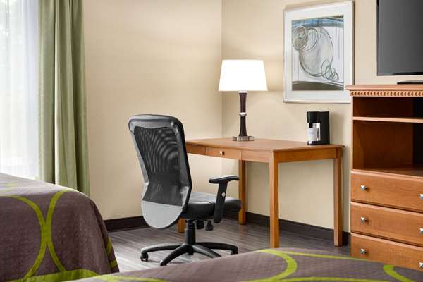  - Super 8 Hotel Savannah - I-95, Exit 94