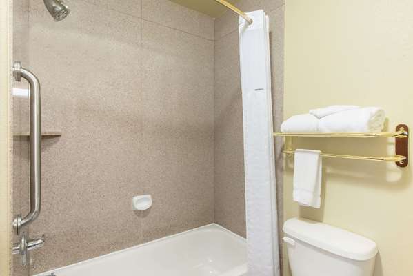  - Baymont Inn & Suites Wichita Falls