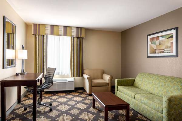 Suite - Baymont Inn & Suites Wichita Falls