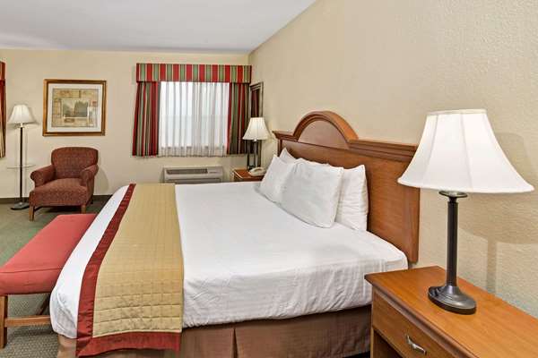  - Baymont Inn & Suites Indianapolis - I-465, Exit 47