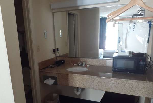  - Travelodge Bay Beach Virginia Beach