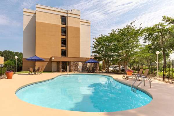 Pool - Baymont Inn & Suites West Augusta - I-20, Exit 196