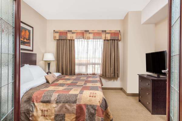 Suite - Ramada Inn Pincher Creek