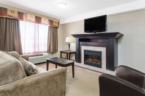 Suite - Ramada Inn Pincher Creek