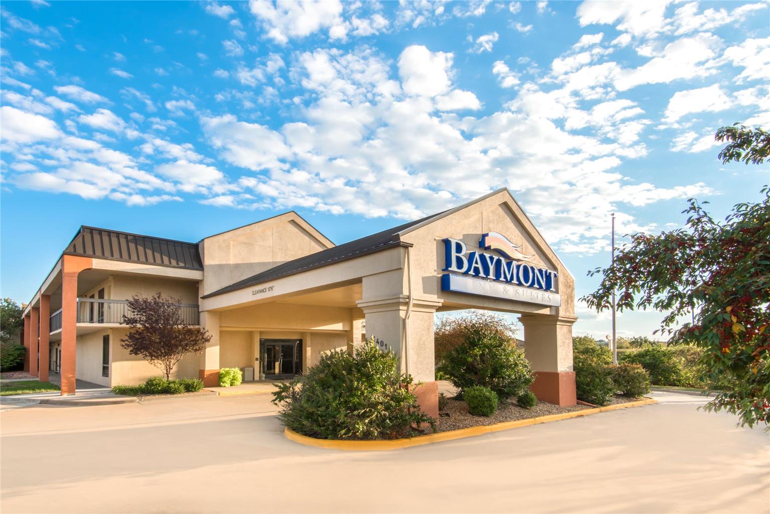 Baymont Inn & Suites Topeka