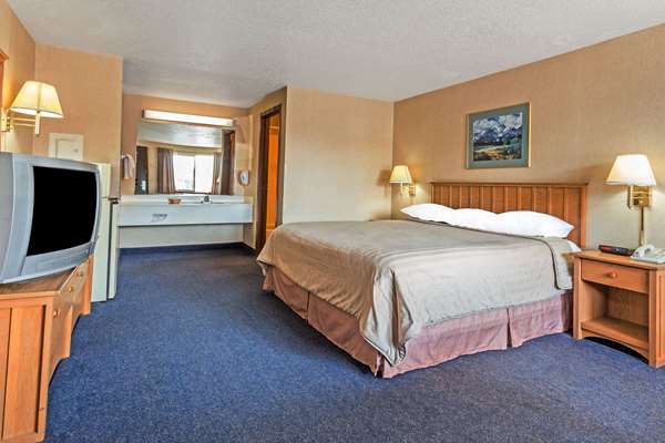  - Travelodge Pioneer Villa Halsey - I-5, Exit 216