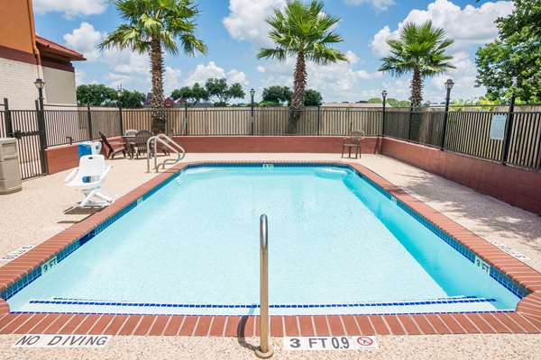 Pool - Super 8 Hotel Brookshire - I-10, Exit 732
