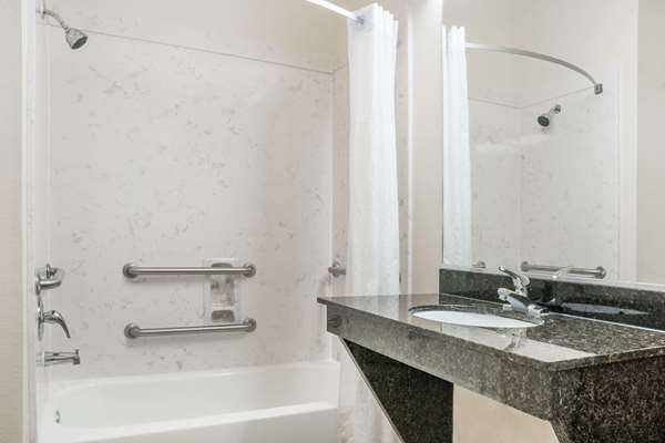  - Super 8 Hotel Brookshire - I-10, Exit 732