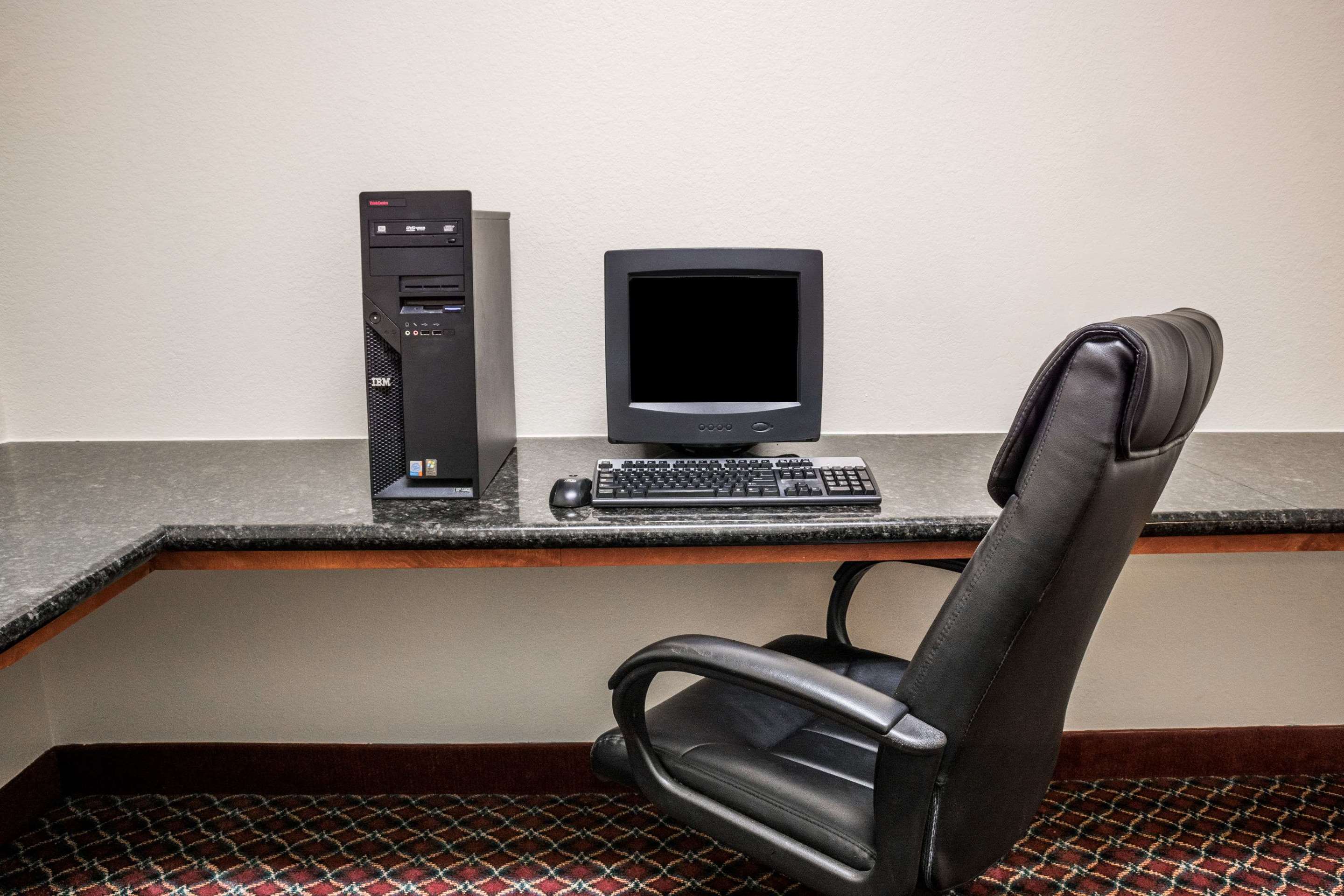 Business Center | Super 8 by Wyndham Brookshire TX