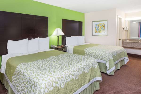  - Days Inn Calvert City - I-24 & I-69, Exit 27