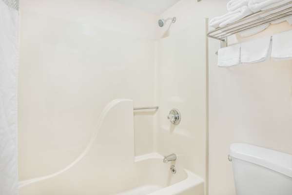  - Days Inn Calvert City - I-24 & I-69, Exit 27