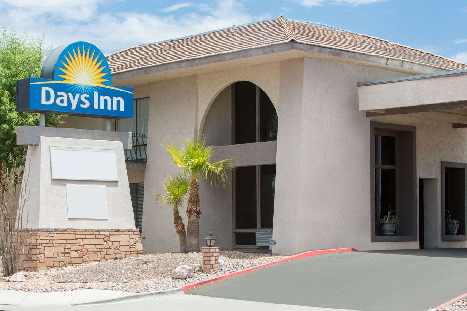 Days Inn Lake Havasu City, AZ See Discounts