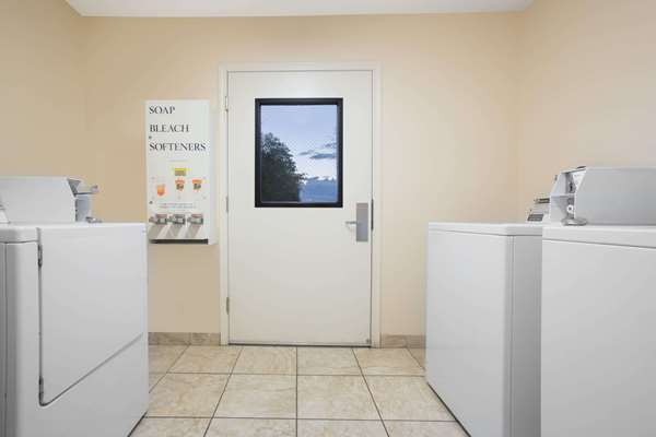 Amenities - Days Inn Lake Havasu City
