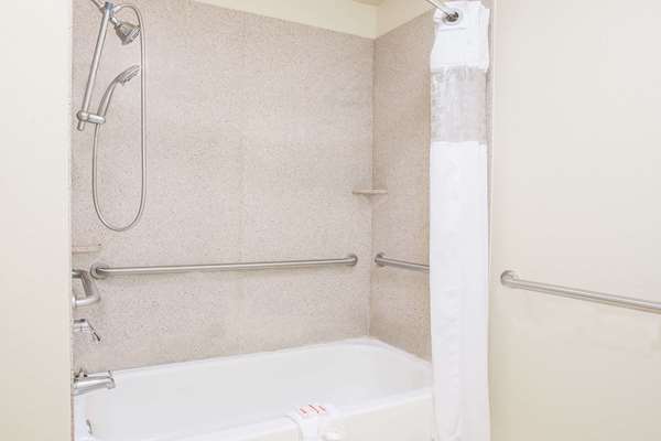  - Baymont Inn & Suites Greenville