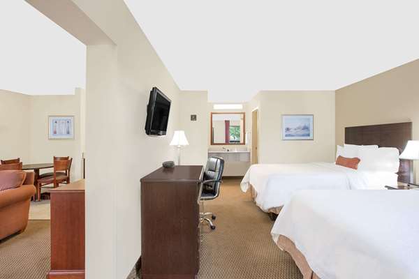 Suite - Baymont Inn & Suites Greenville