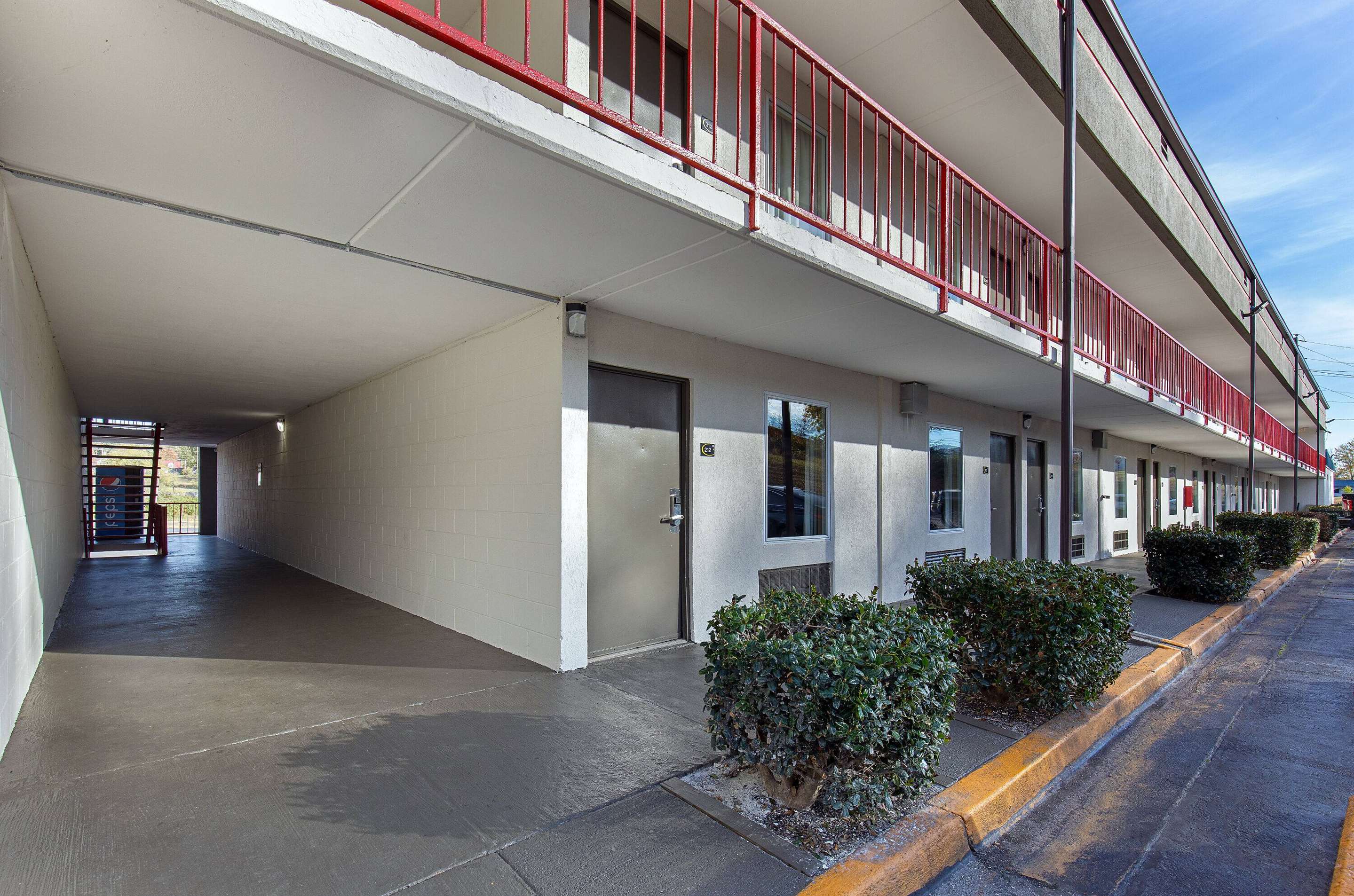 Exterior | Super 8 by Wyndham Kingsport