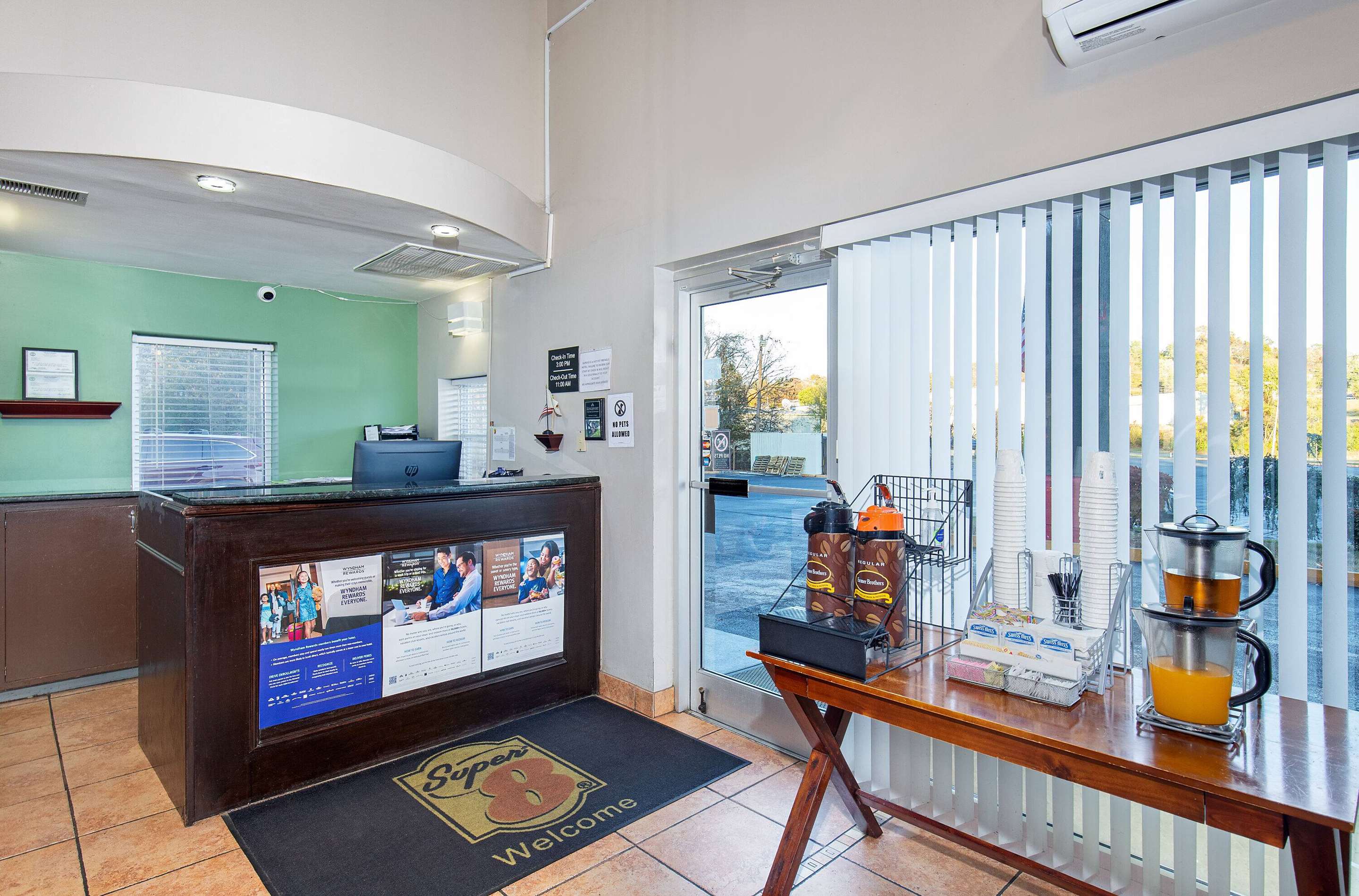 Reception | Super 8 by Wyndham Kingsport