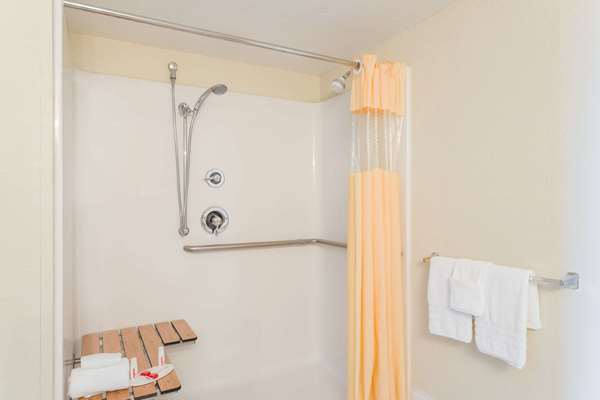  - Days Inn & Suites Clermont