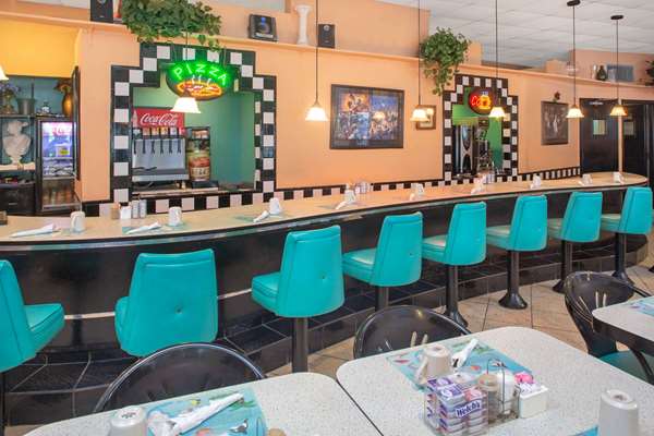 Restaurant - Days Hotel Thunderbird Beach Resort Sunny Isles