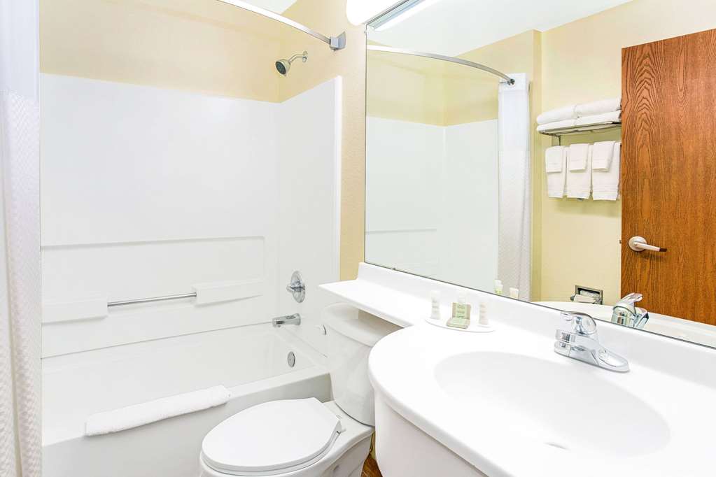 SUPER 8 BY WYNDHAM PARKER/SE DENVER-guestroom-Guest Room,On-Site.jpg