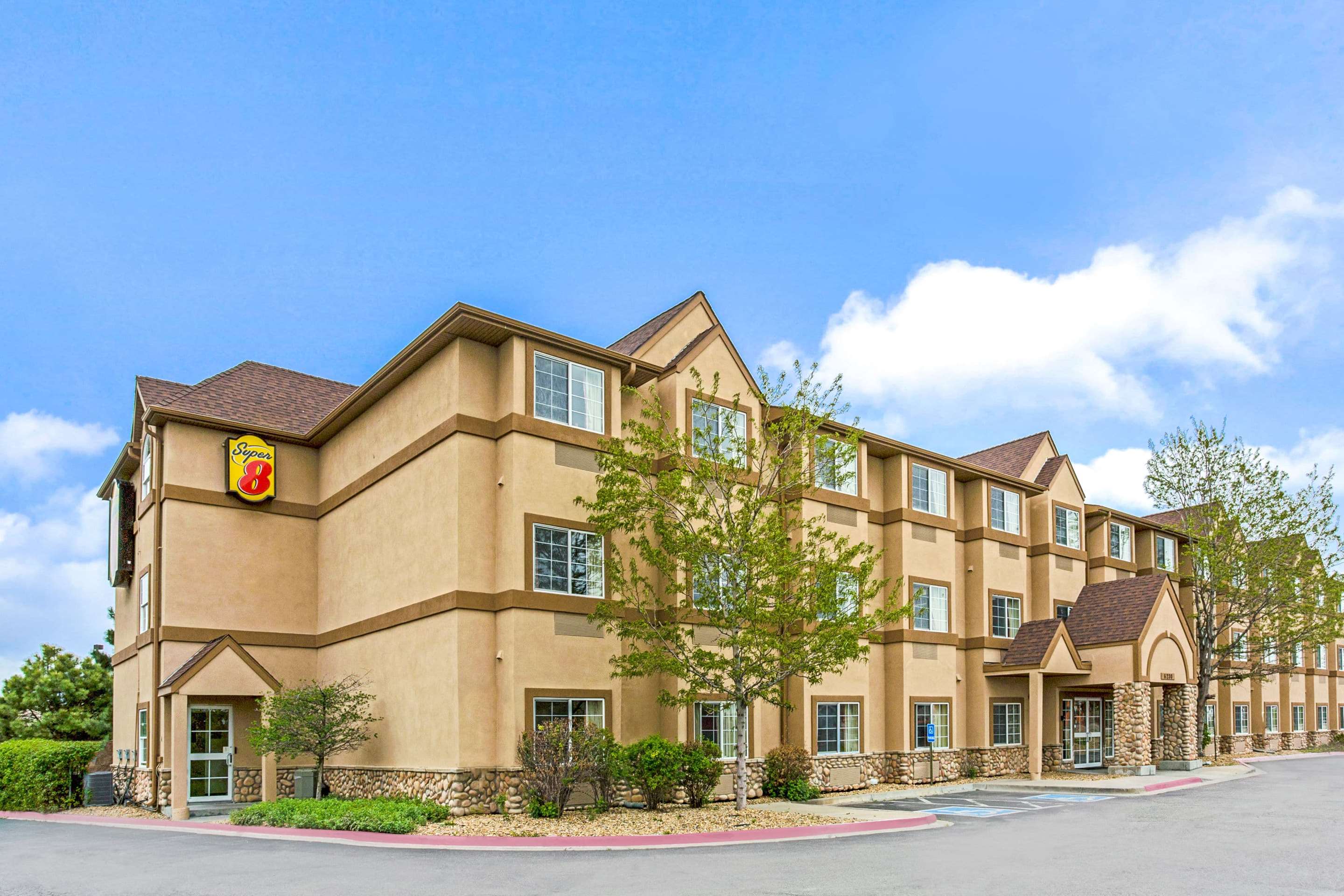 Welcome to the Super 8 Parker Denver Area | Super 8 by Wyndham Parker/SE Denver Area
