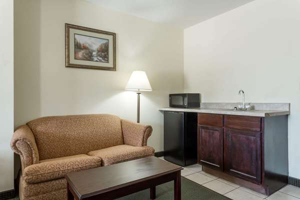 Bar - Howard Johnson Hotel Houma