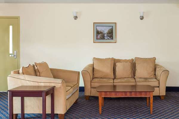 Bar - Howard Johnson Hotel Houma