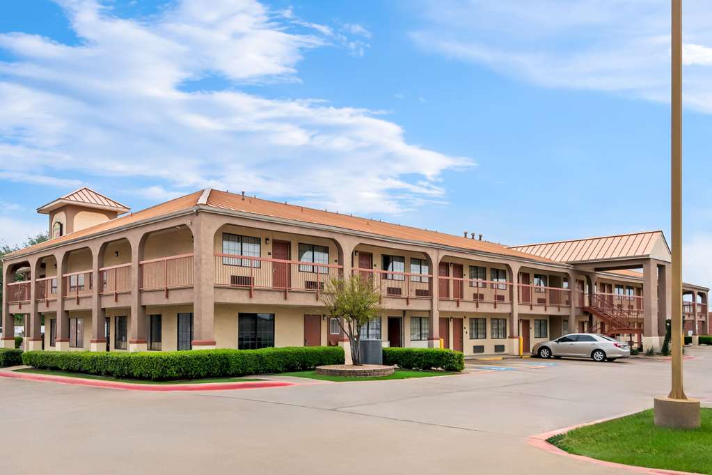 Super 8 Grand Prairie Southwest